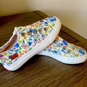 Blowfish floral sneakers, little girl size 13